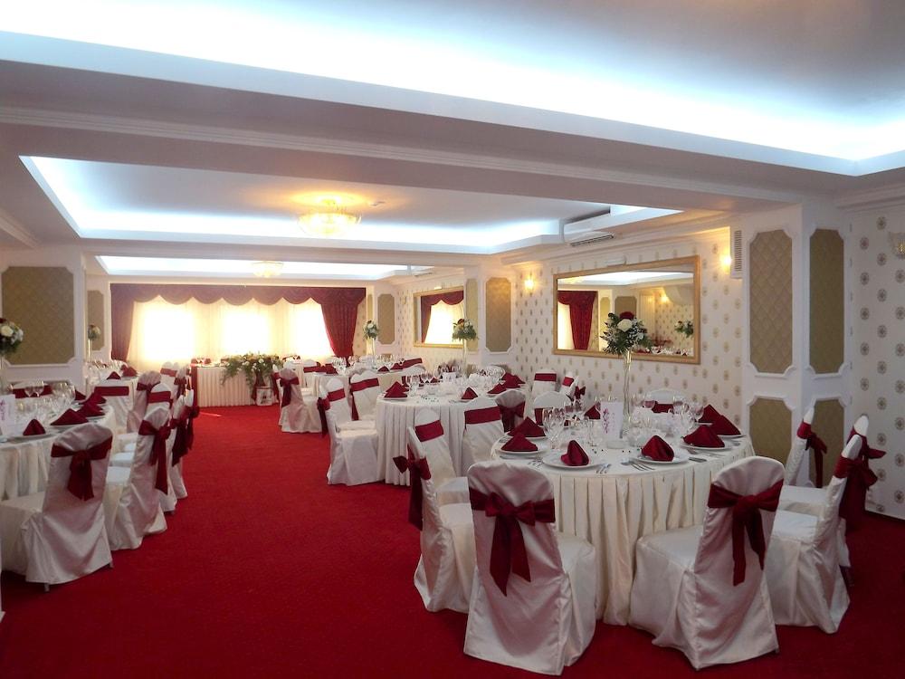West Plaza Hotel ブカレスト エクステリア 写真