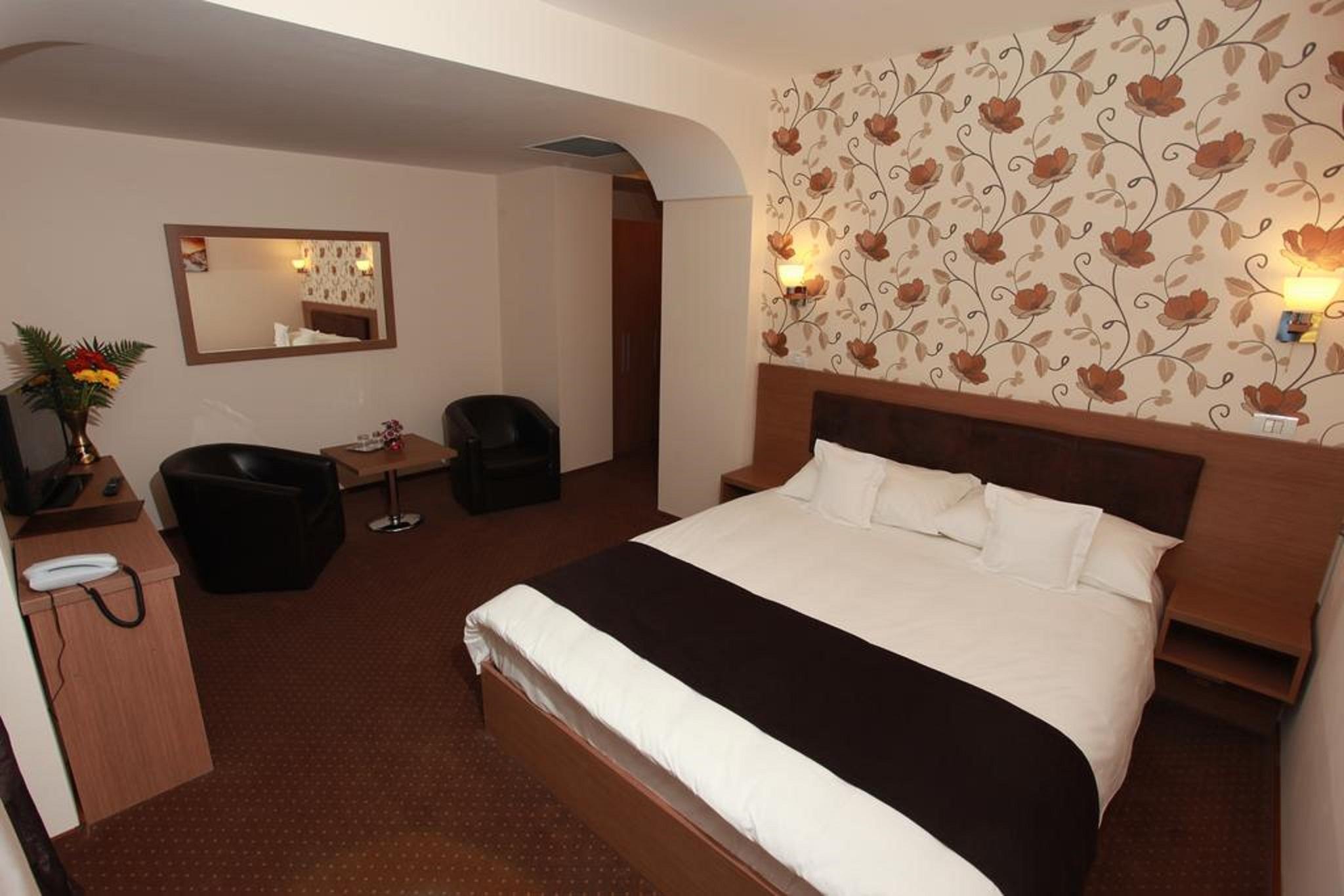 West Plaza Hotel ブカレスト エクステリア 写真