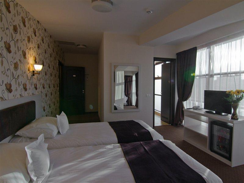 West Plaza Hotel ブカレスト エクステリア 写真