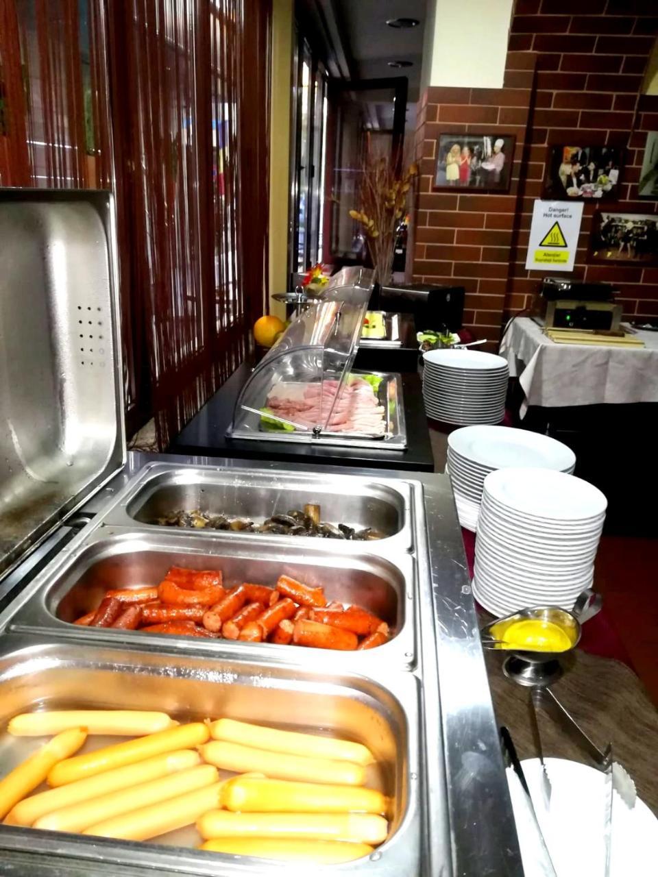 West Plaza Hotel ブカレスト エクステリア 写真